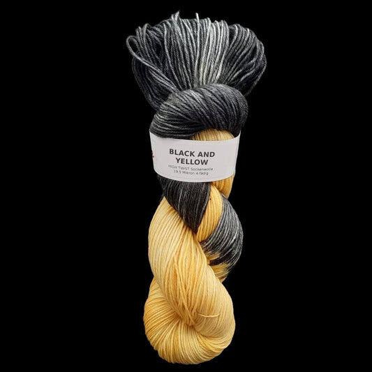 HIGH TWIST Sockenwolle "BLACK AND YELLOW" | 100g | handgefärbt | 657